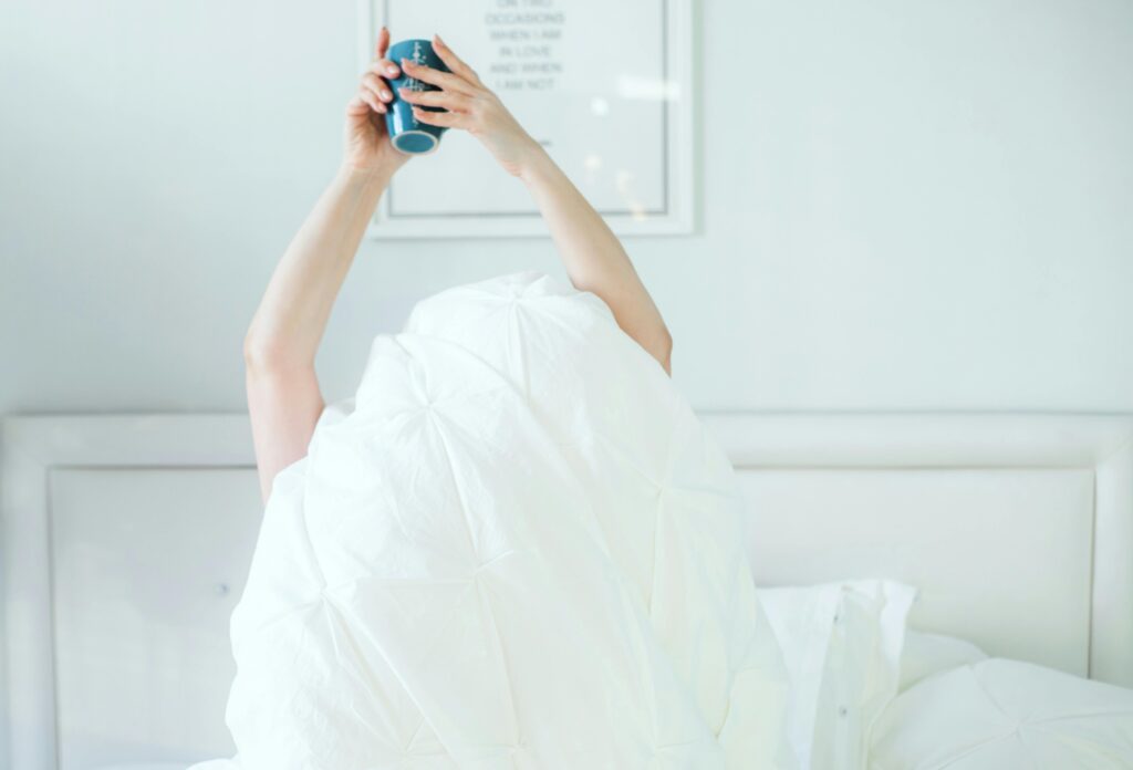 Simple Morning Routine for Busy Women (That Actually Works) A simple morning routine for busy women that actually works.