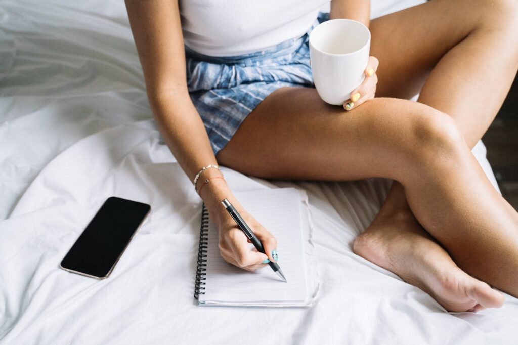Simple Morning Routine for Busy Women (That Actually Works) A simple morning routine for busy women that actually works.